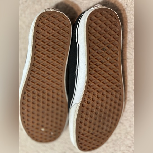 Vans- Limited edition! Leather and print design.GOOD CONDITION - Picture 4 of 5